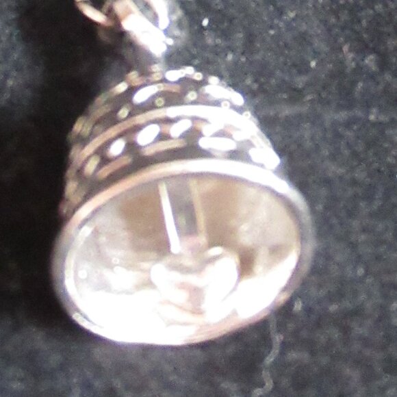 Heart motif Miniature Bell Charm, Vintage, Filagree, Diamond patter. - Picture 8 of 8